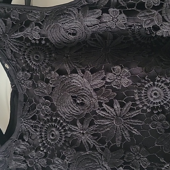 Iris XL lace top blouse - Picture 2 of 6